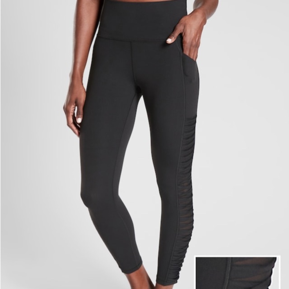 NWT Athleta Salutation Stash Pocket II Twist 7/8